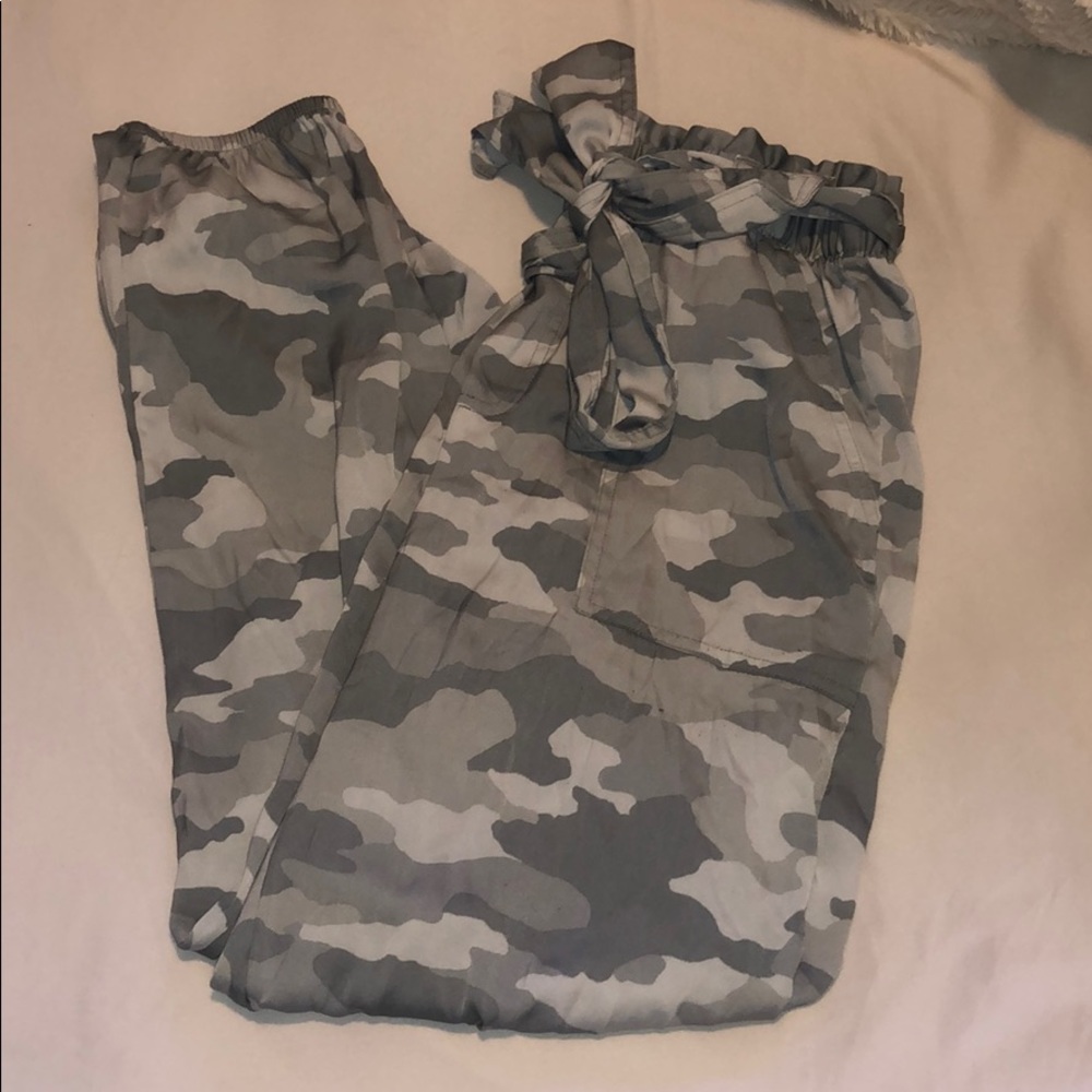 Aerie Silk Grey Camo Joggers w/ Tie